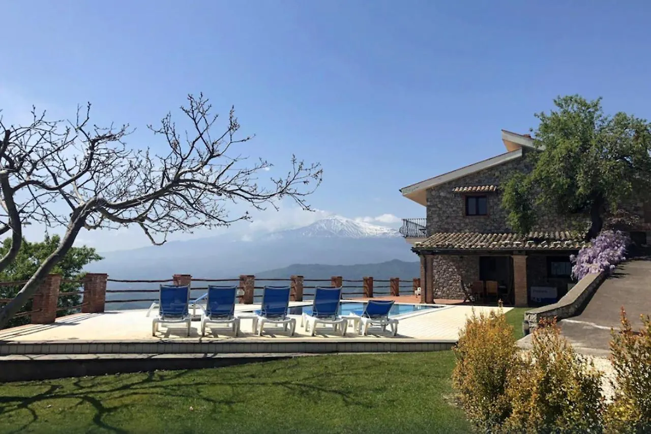 Casa de Férias Villa Etna Mare - Pool Villa In Peaceful Location With Breathtaking Views Of The Sea, Mt Etna & Taormina -
