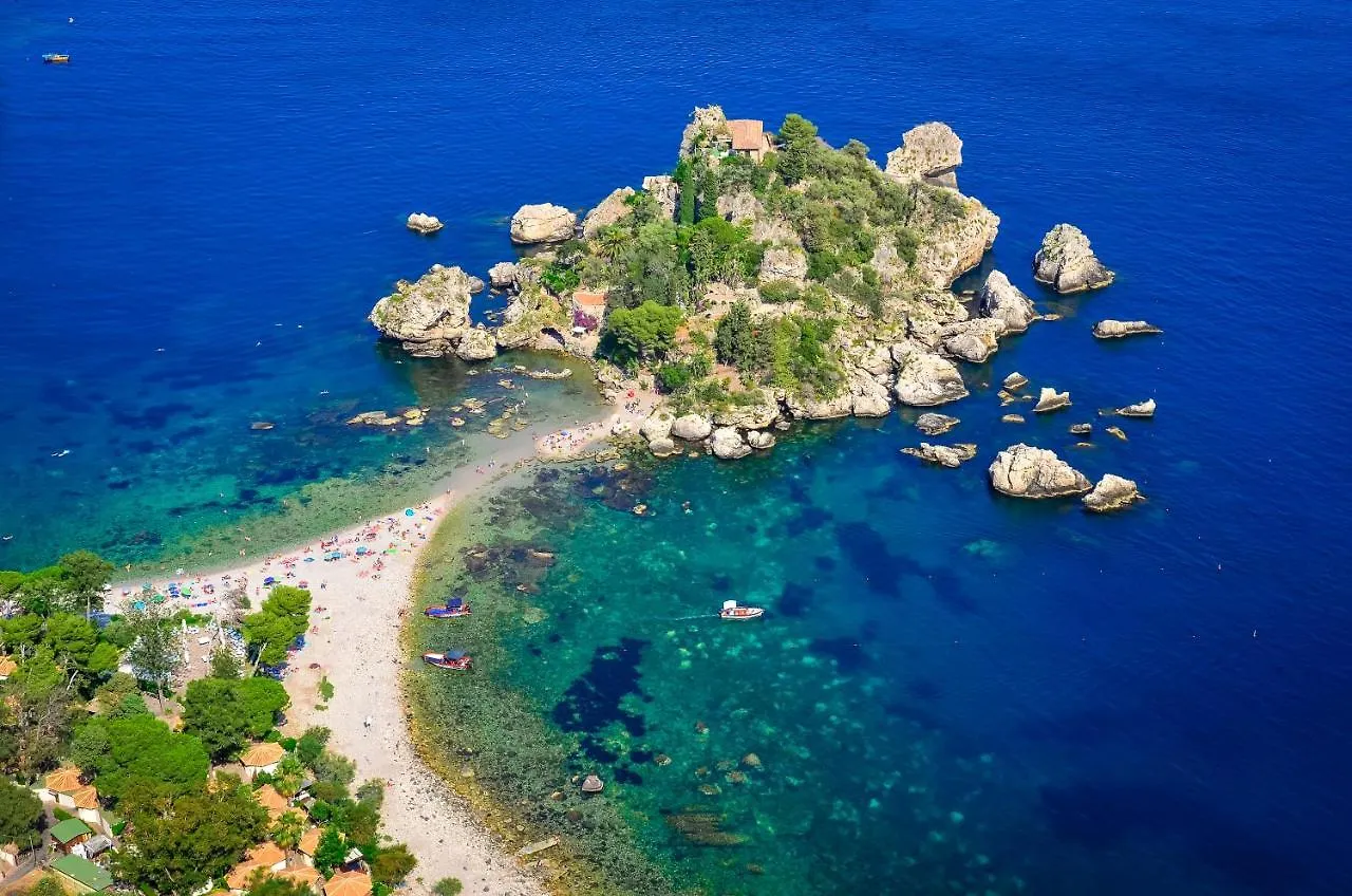 Casa de Férias Villa Etna Mare - Pool Villa In Peaceful Location With Breathtaking Views Of The Sea, Mt Etna & Taormina -